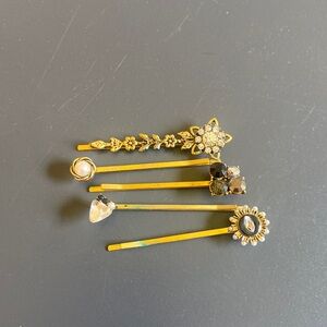 Set of five hair clips